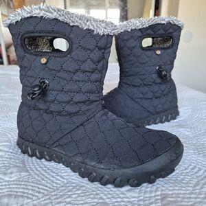 VGUC BOGS B Moc Quilted Puff Boots Women 7 Black